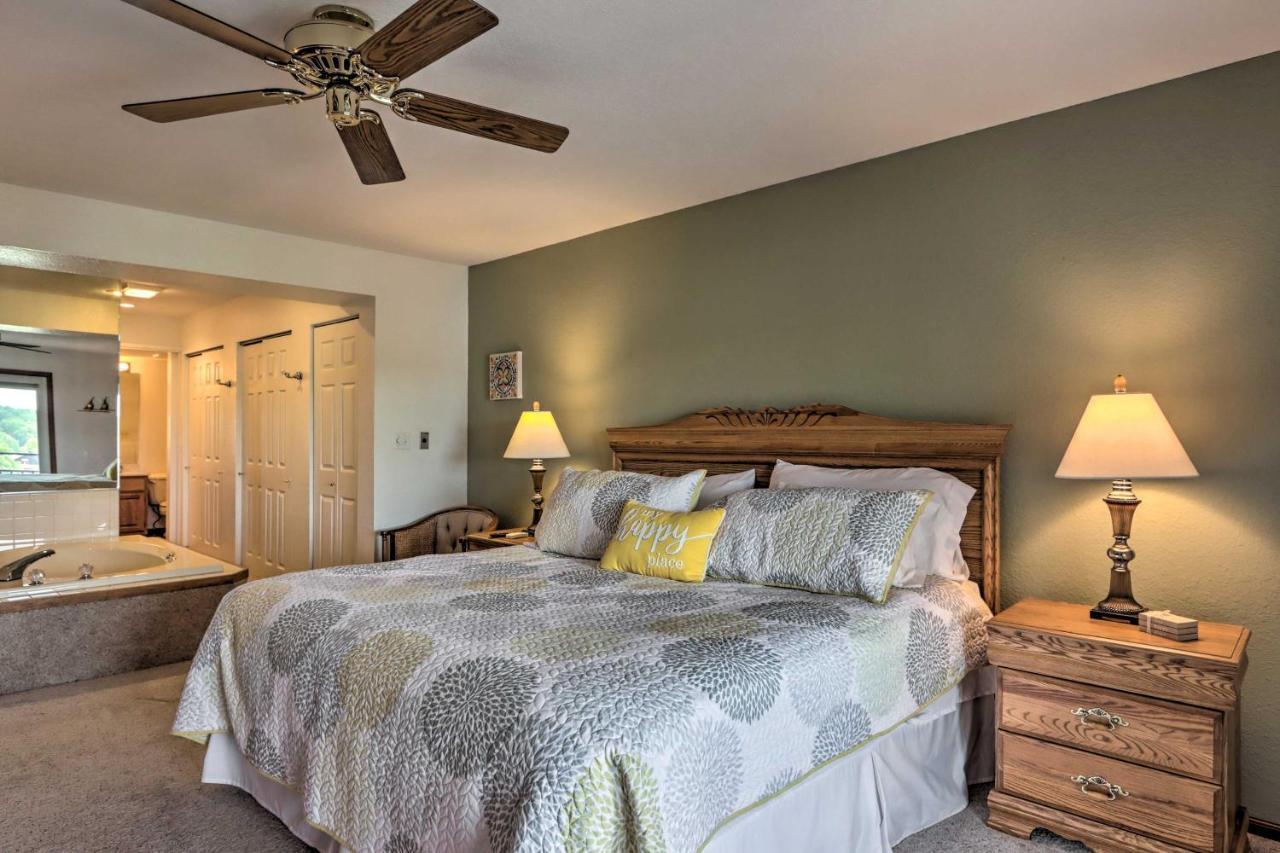 Lakefront Osage Beach Condo With Balcony And Views! Exterior photo
